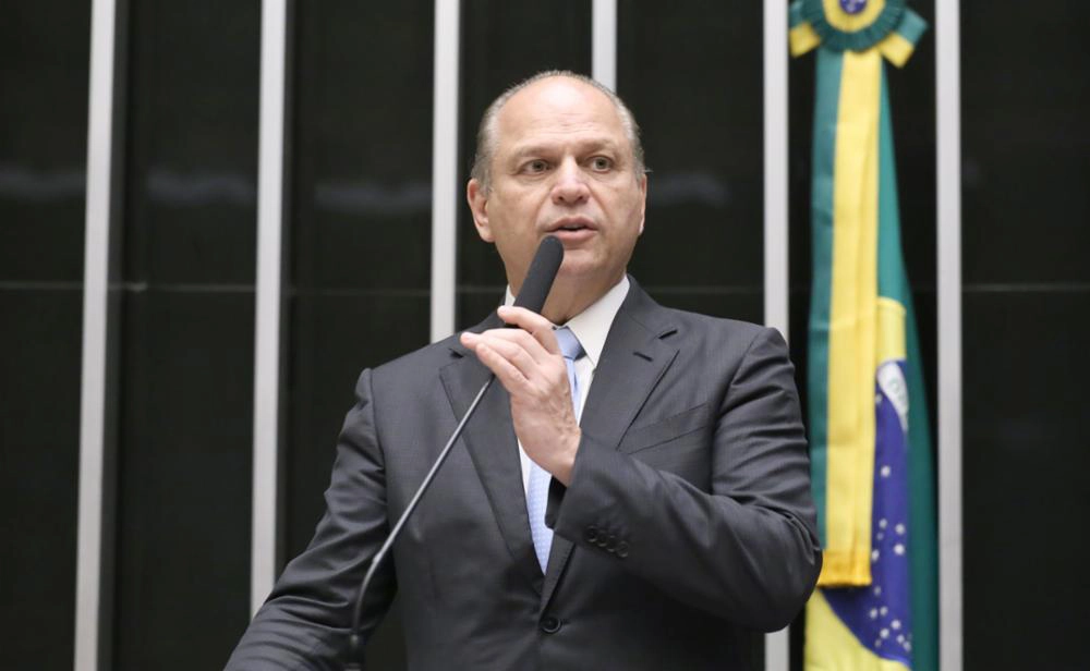 Ricardo Barros em atividade institucional